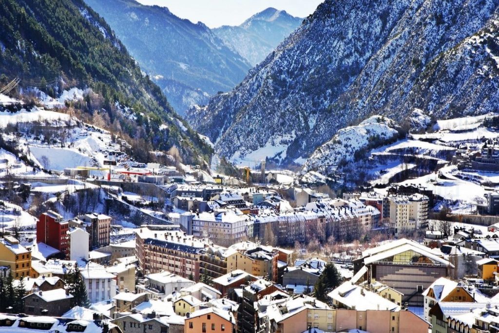 Why invest in Andorra by ACTUA. The ActuaTech Foundation established collaboration with the Massachusetts Institute of Technology (MIT) in 2015, specifically with the Changing Places department (CP) of the Media Lab, in order to promote innovation in Andorra.